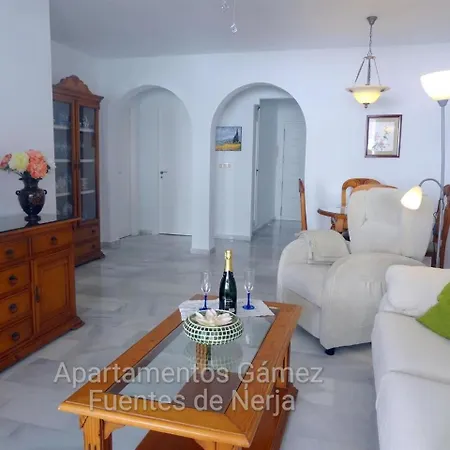 Fuentes En Residencial De Lujo Reformado Centro Playa Nerja